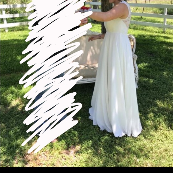 Prom Dress. - Picture 2 of 4